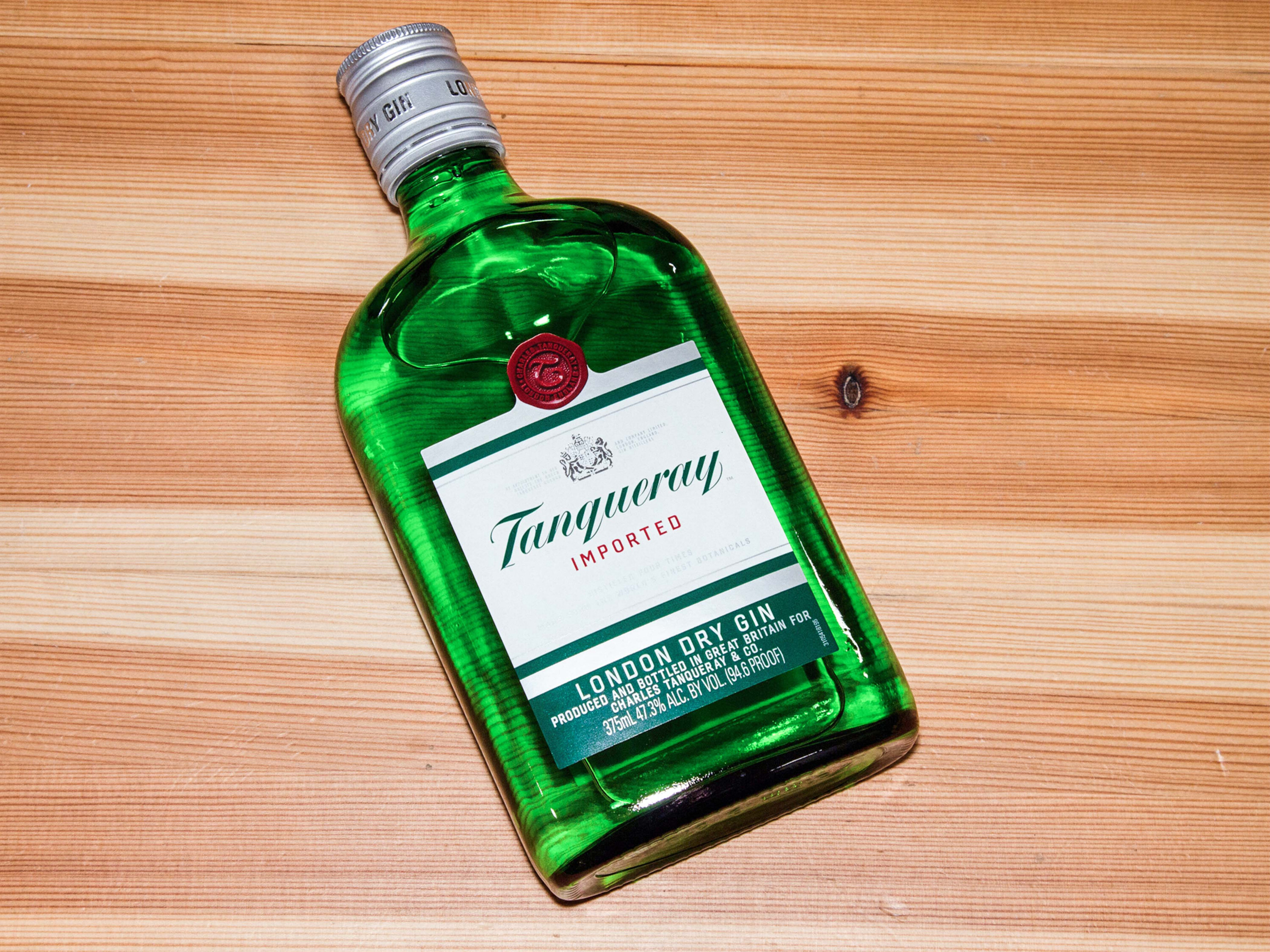 Order Tanqueray London Dry Gin 1.75 Liter food online from Central Liquors store, Washington on bringmethat.com