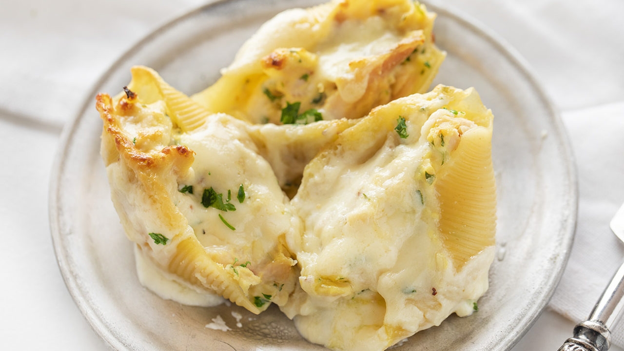 Order Spinach & Cheese Stuffed Shells food online from Captain’s Curbside Seafood store, Trappe on bringmethat.com