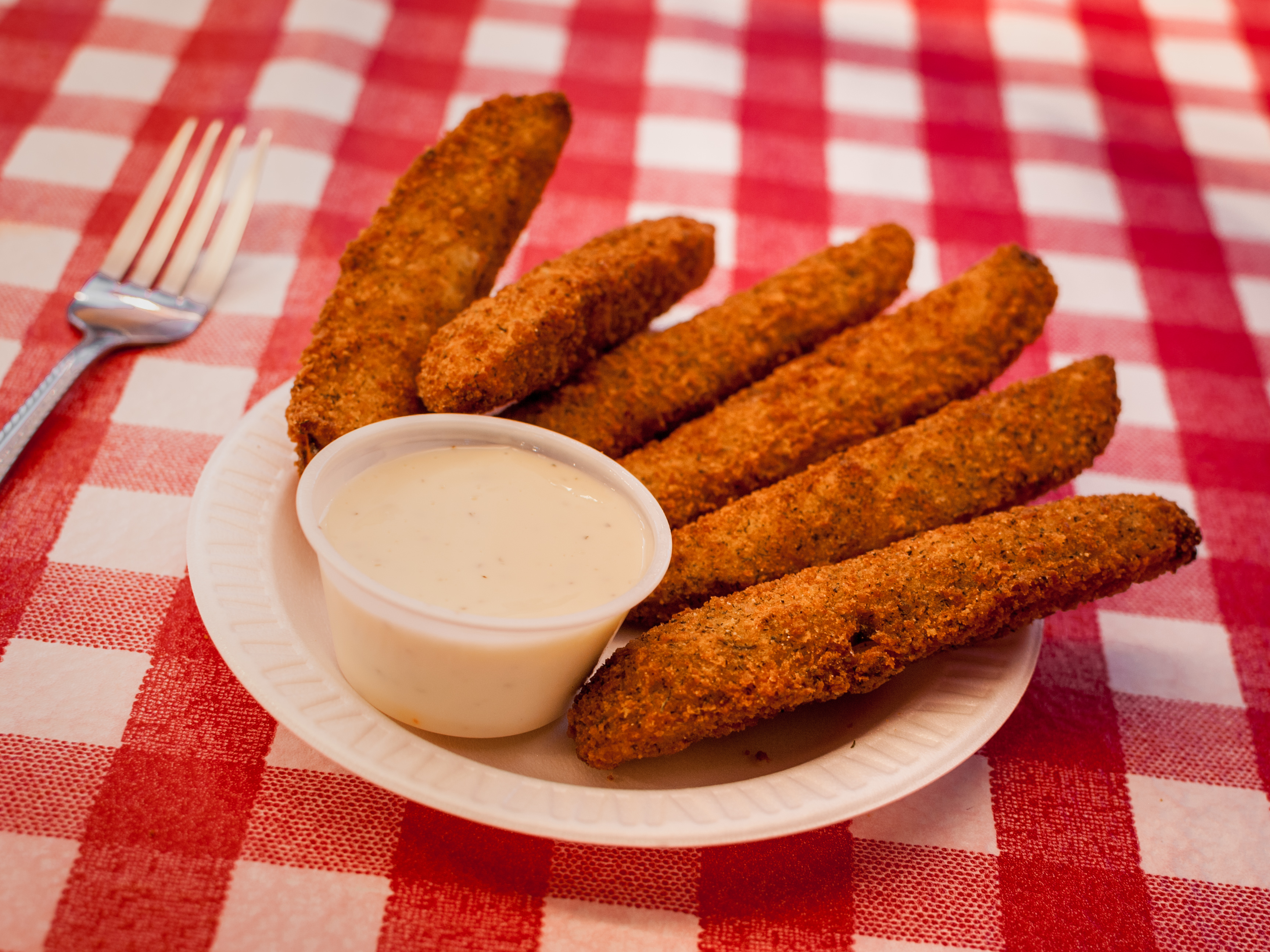 Order Fried Pickles Spears food online from Gus World Famous Fried Chicken store, Chicago on bringmethat.com