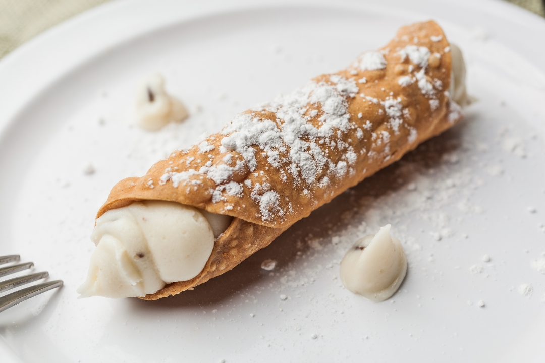 Order CANNOLI food online from Uncle Maddio's Pizza Joint store, Charlotte on bringmethat.com