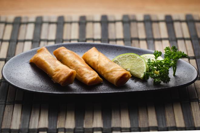 Order Japanese Spring Roll (Vegetable) food online from Umi Japanese Cuisine store, Washington on bringmethat.com