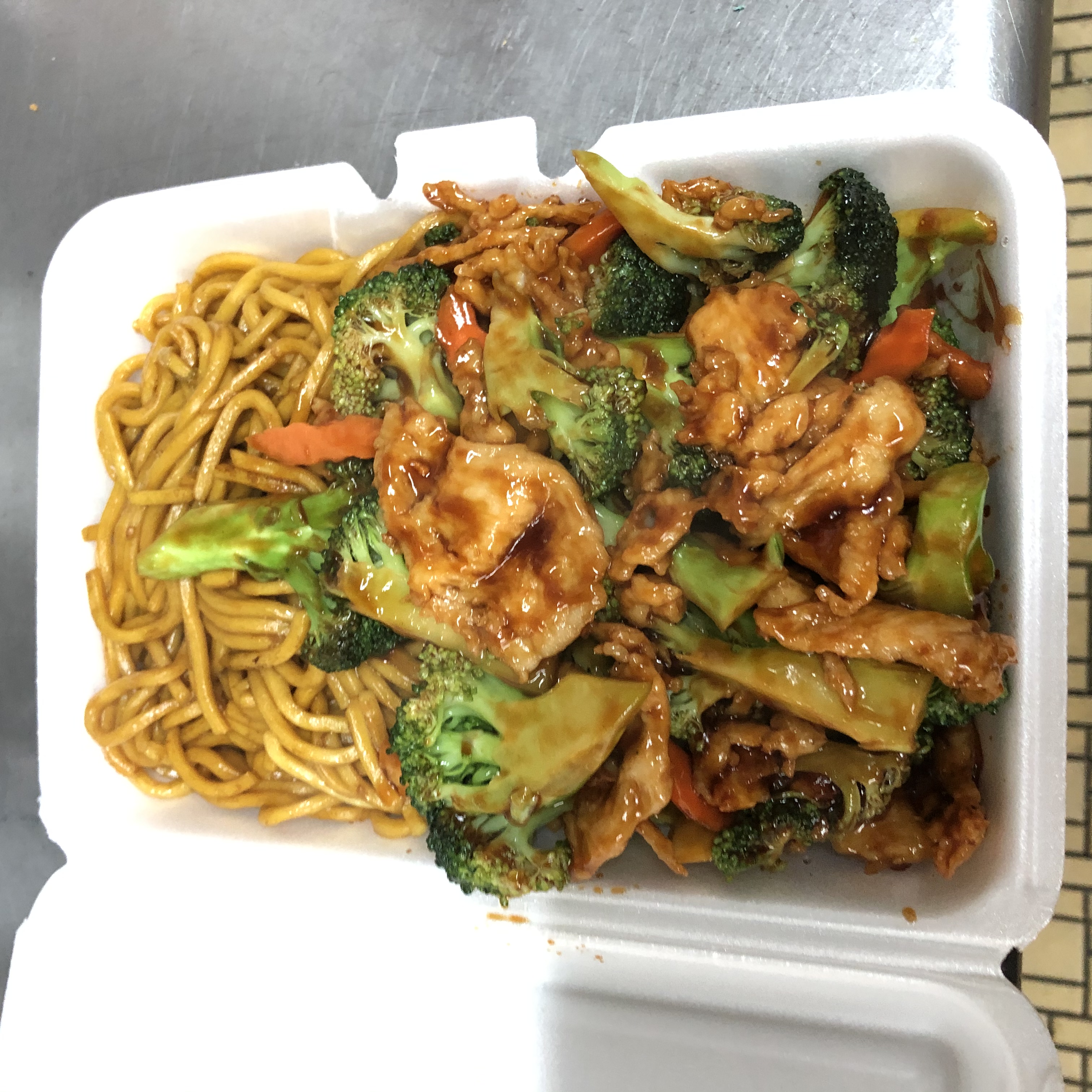 Order Chicken with Broccoli d  food online from Chinatown Diner Of 88 store, Newark on bringmethat.com