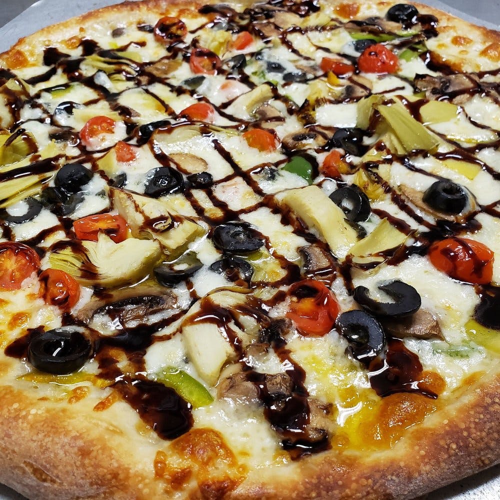 Order Mediterranean Pizza - Medium 12'' (Serves 2 People) food online from NYP Slice House store, Las Cruces on bringmethat.com