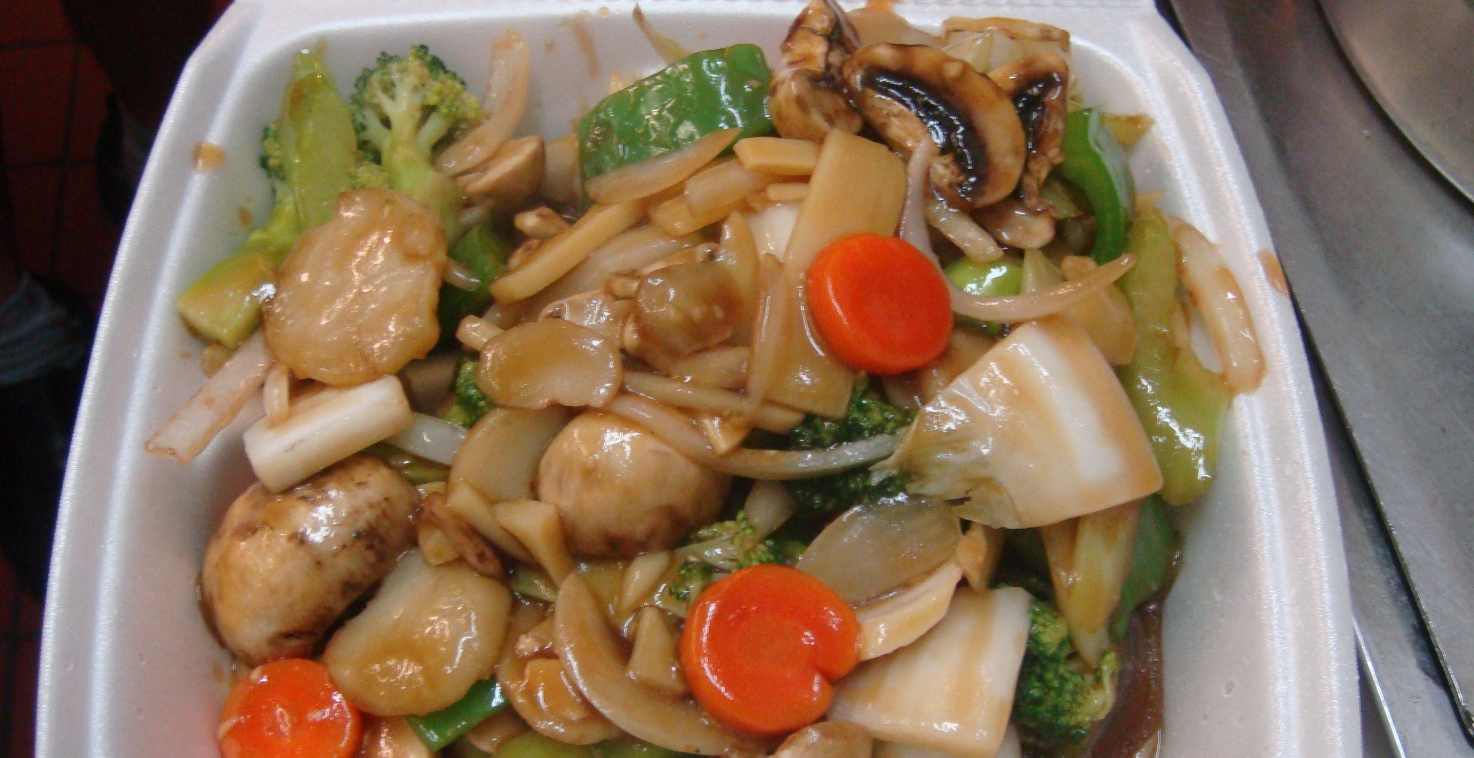 Order Veggie Deluxe (Large) food online from Chopsticks House store, Louisville on bringmethat.com