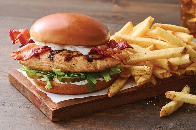 Order NEW Grilled Chicken Bacon Ranch Sandwich food online from Applebee's store, North Canton on bringmethat.com
