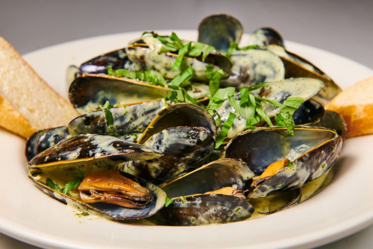 Order Mussels - Appetizer food online from Par 440 Restaurant & Lounge store, Short Hills on bringmethat.com