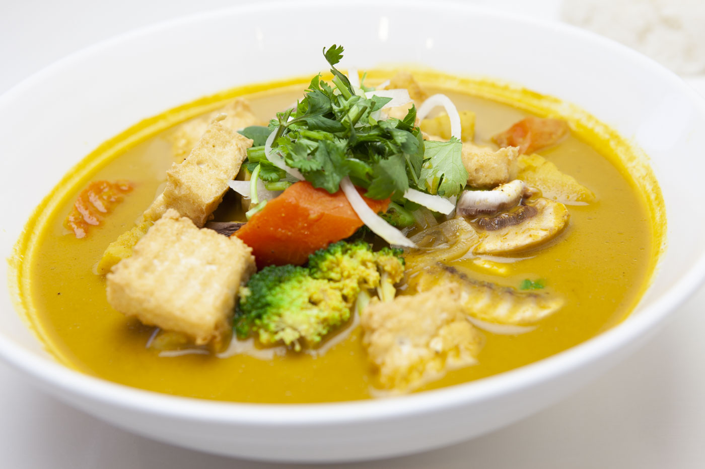 Order Lemongrass Curry Tofu  food online from Big Bites Vietnamese Eatery store, Mountain View on bringmethat.com