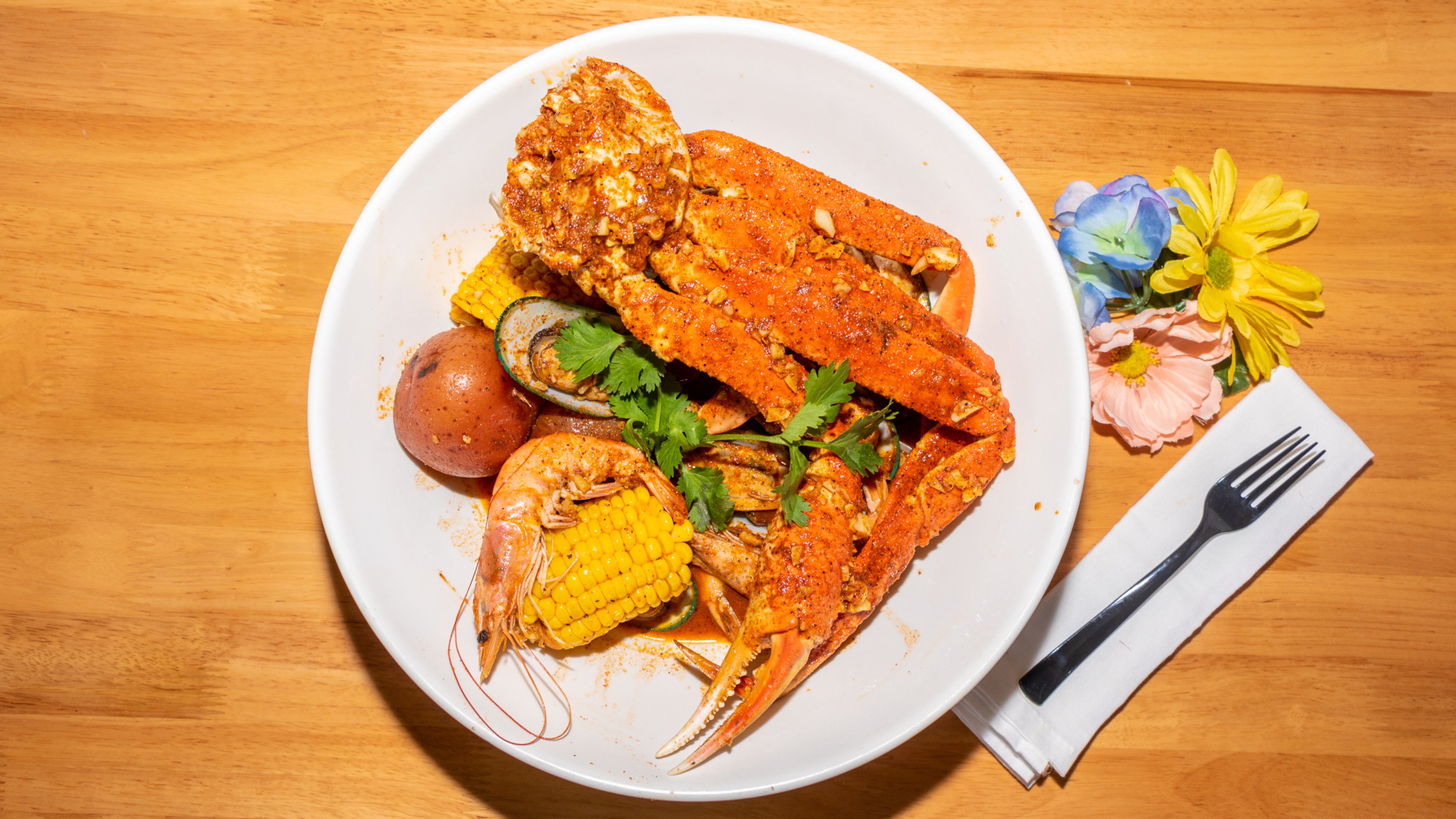 Order Snow Crab Legs ( 1 Cluster ) food online from Old Town Crab store, Lawrenceville on bringmethat.com