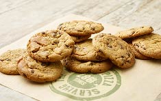 Order Chocolate Chip Cookie food online from Flippers Pizzeria store, Saint Petersburg on bringmethat.com