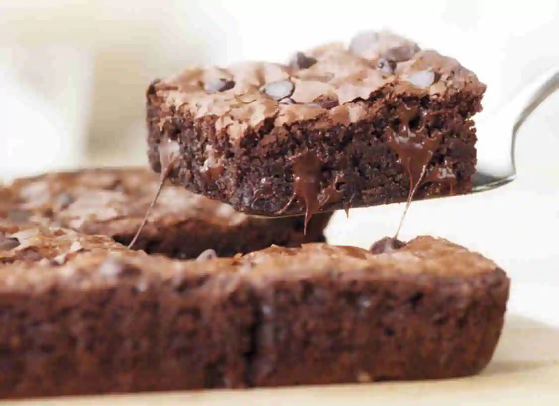 Order DOUBLE CHOCOLATE CHIP BROWNIE food online from Papa Johns store, Mount Sinai on bringmethat.com