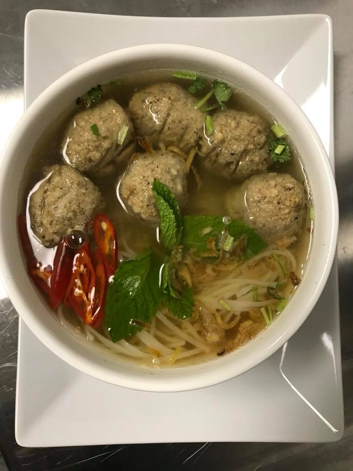Order Beef Ball Soup food online from Chokhlei Restaurant And Karaoke store, Indianapolis on bringmethat.com