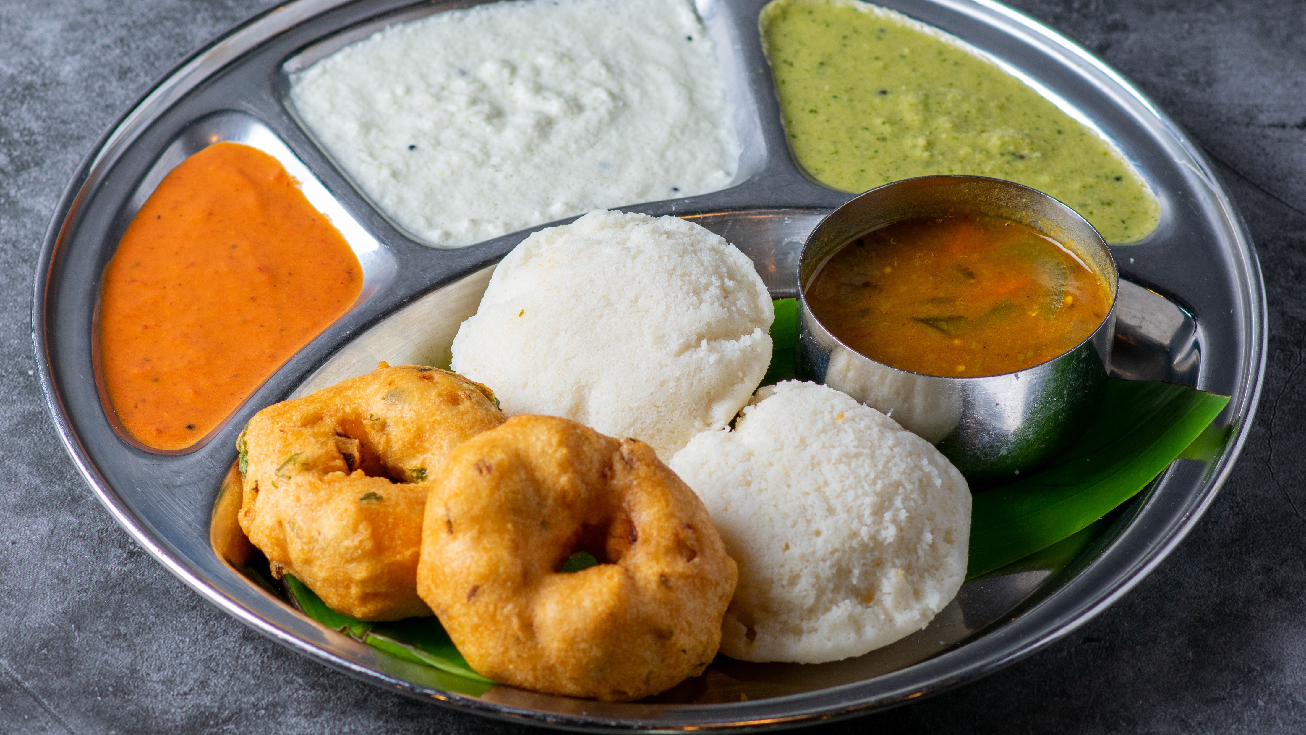 Order 2 Idli with 2 Vada Combo food online from Sangam Chettinad Indian Cuisine store, Austin on bringmethat.com