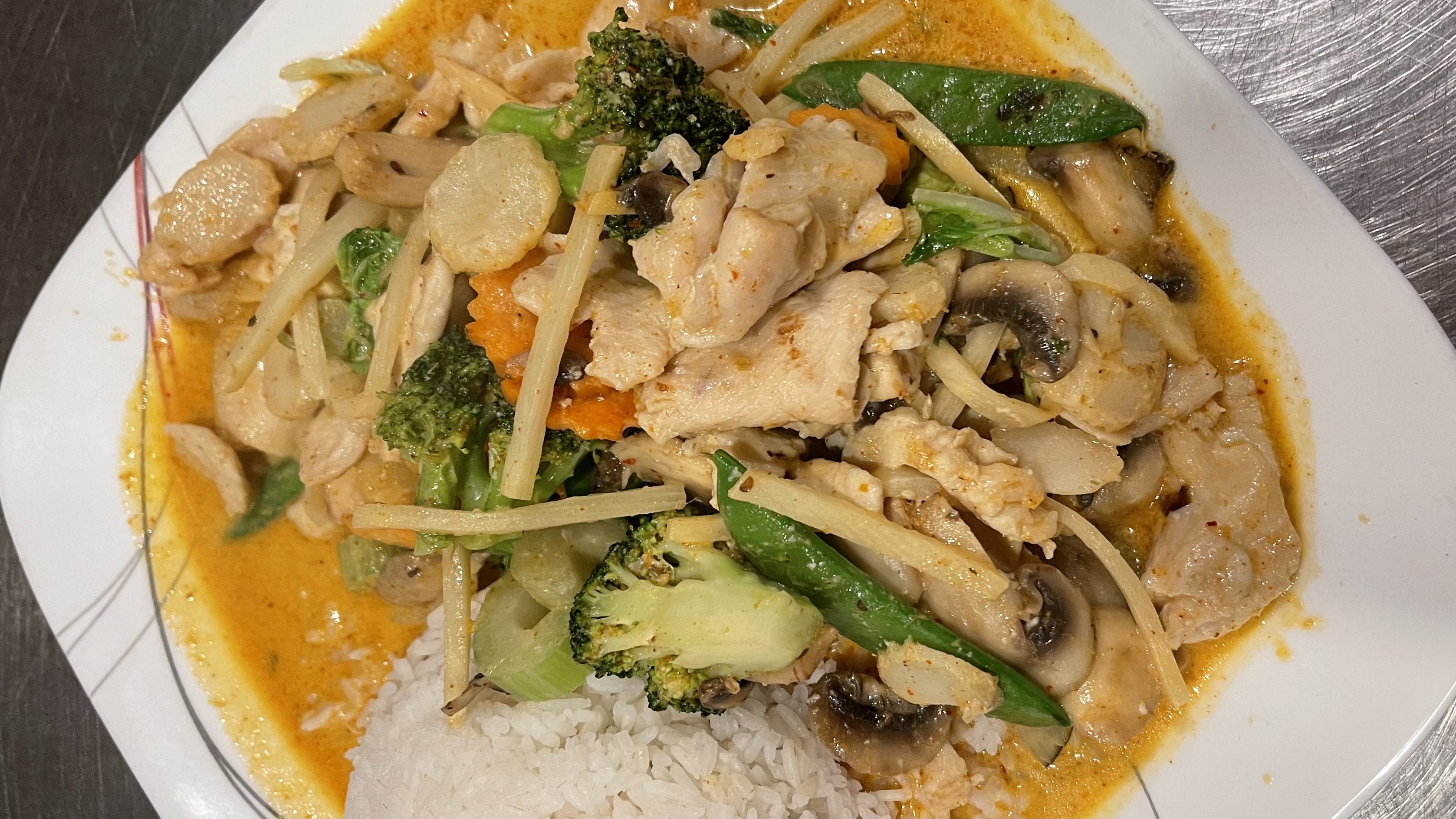 Order Vegetable Curry Dinner food online from Bangkok Cuisine store, Auburn Hills on bringmethat.com