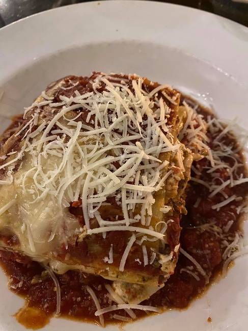 Order Mama's Lasagna food online from Parisi Italian Ristorante store, South Bend on bringmethat.com