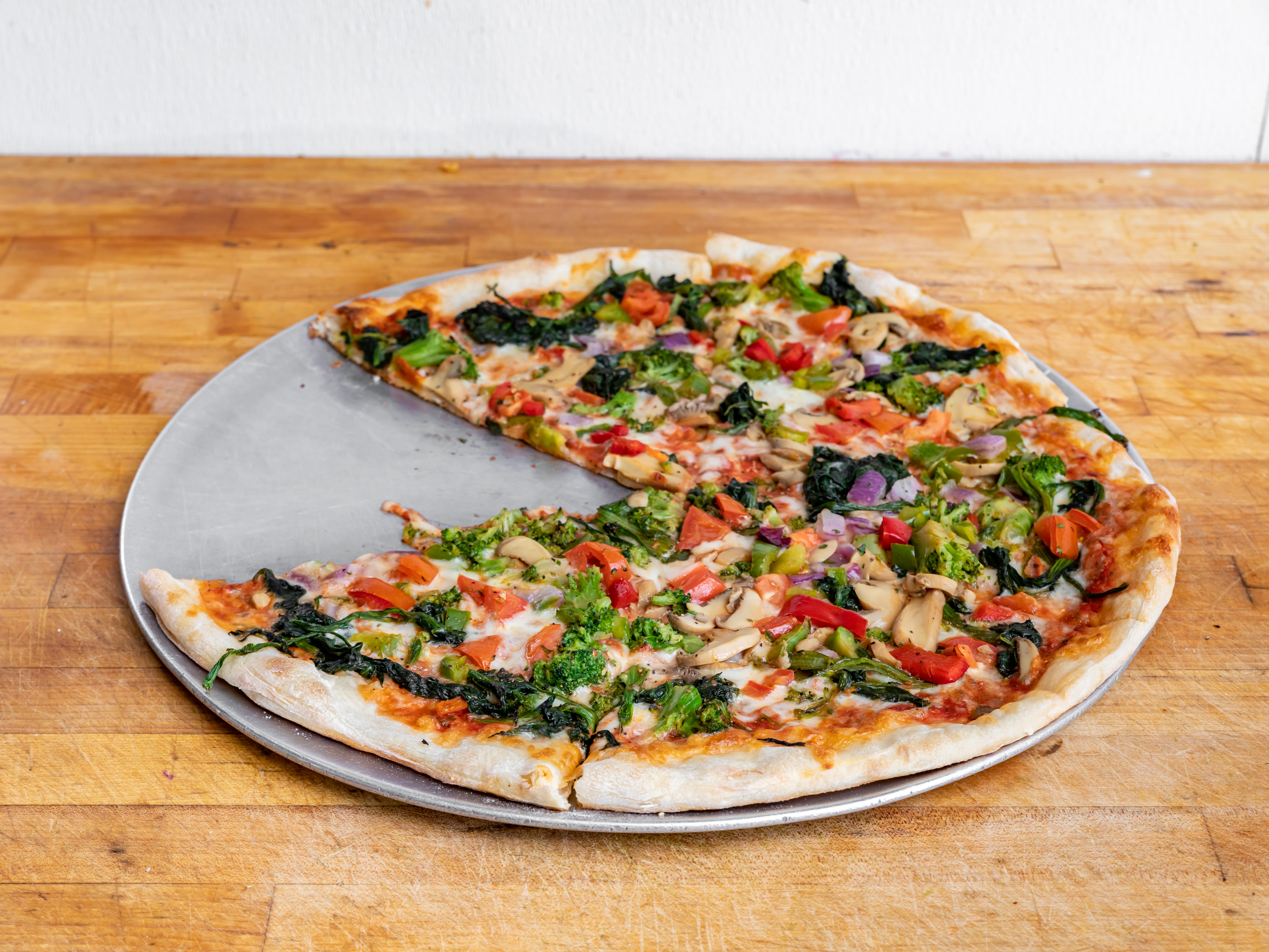 Order Veggie Lovers Pizza  food online from Litalia Pizza & Pasta store, Trumbull on bringmethat.com