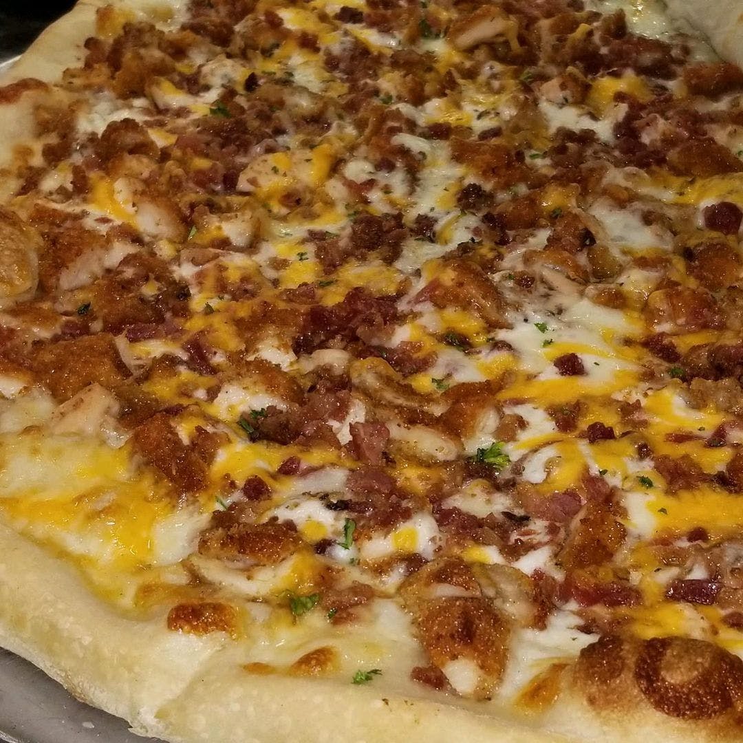 Order Chicken, Bacon & Ranch Pizza Slice - Slice food online from Filetto's store, East Northport on bringmethat.com