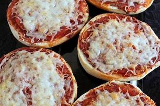 Order PIzza Bagel food online from Nyc Bagel & Sandwich Shop store, Colleyville on bringmethat.com