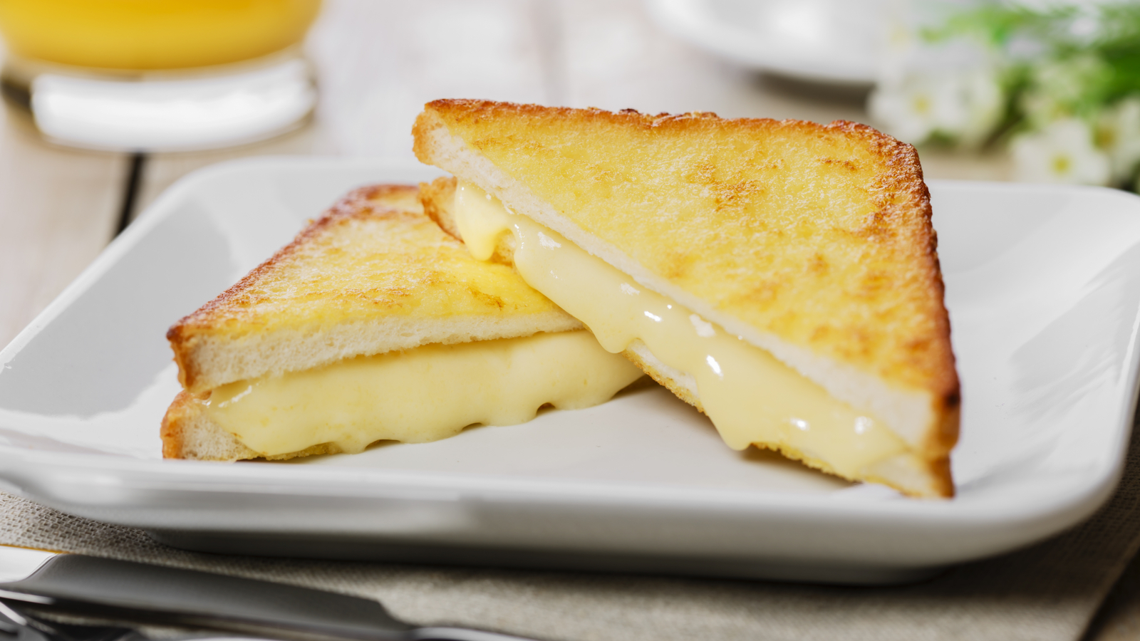 Order Mozzarella Grilled Cheese food online from Ny Jumbo Bagels store, New York on bringmethat.com