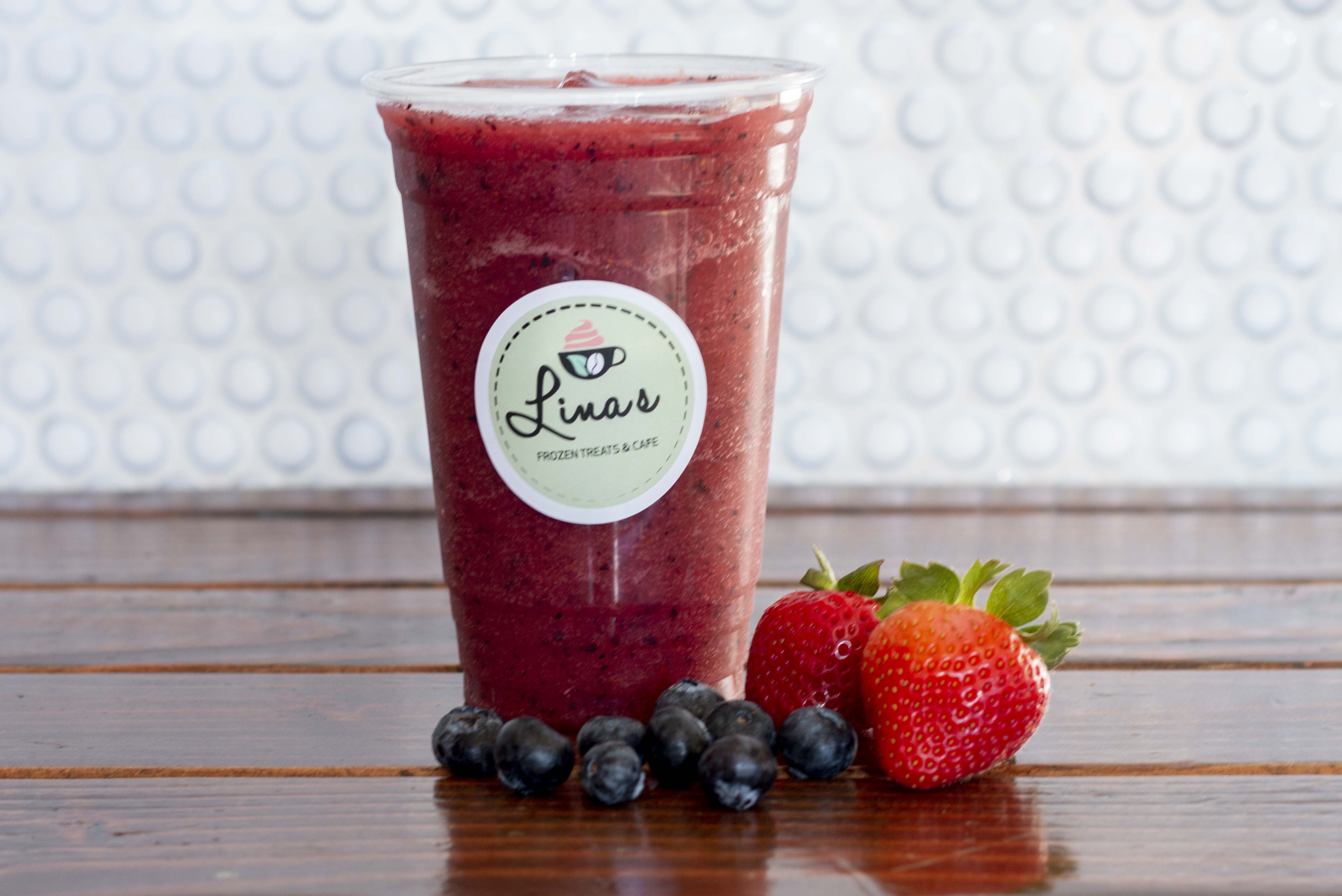 Order Berry Joy Smoothie food online from Lina's Frozen Treats store, Niles on bringmethat.com
