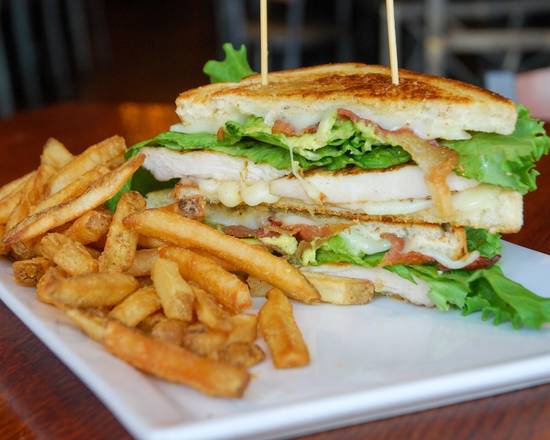 Order GRILLED CALI CHICKEN CLUB food online from Tap House Grill store, Lemont on bringmethat.com