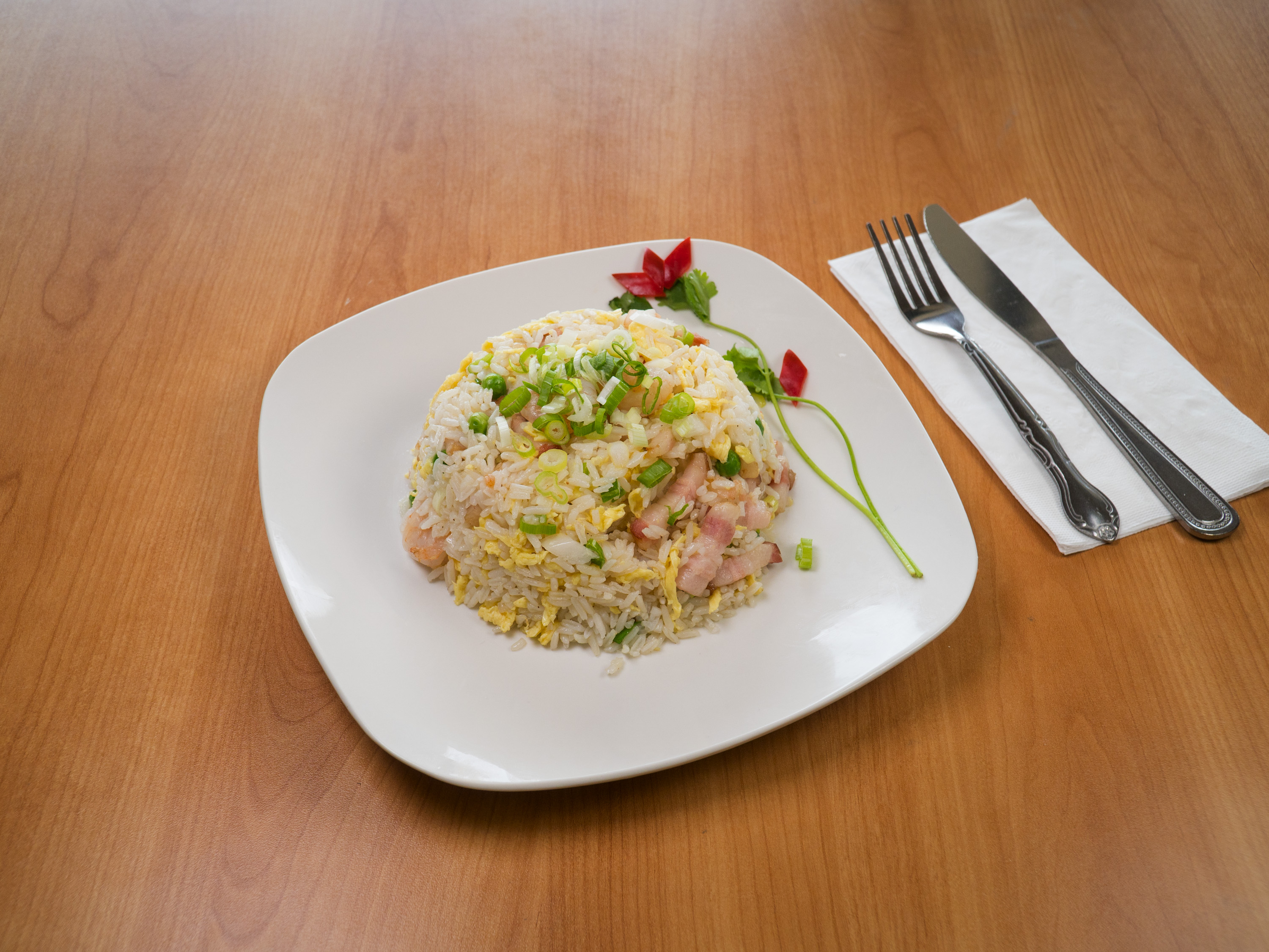 Order MR5. Yang Zhou Fried Rice food online from Szechuan Taste store, Woodbridge on bringmethat.com