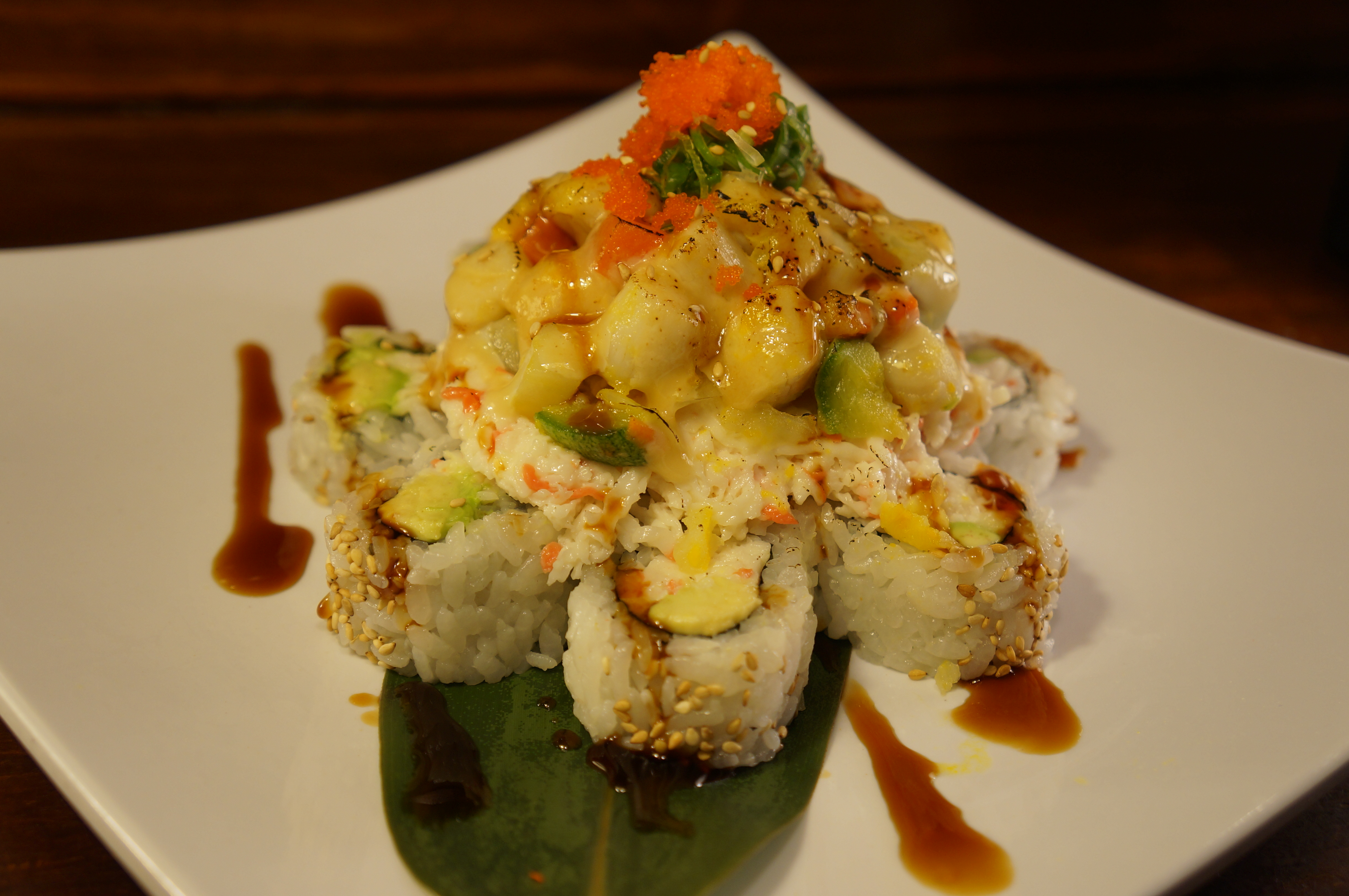 Order Baked Scallop Roll food online from Tomo Sushi store, Laguna Woods on bringmethat.com