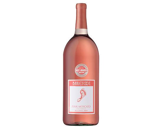 Order Barefoot Cellars Pink Moscato, 1.5L blush wine (9.0% ABV) food online from Jamestic Liquor store, Dallas on bringmethat.com