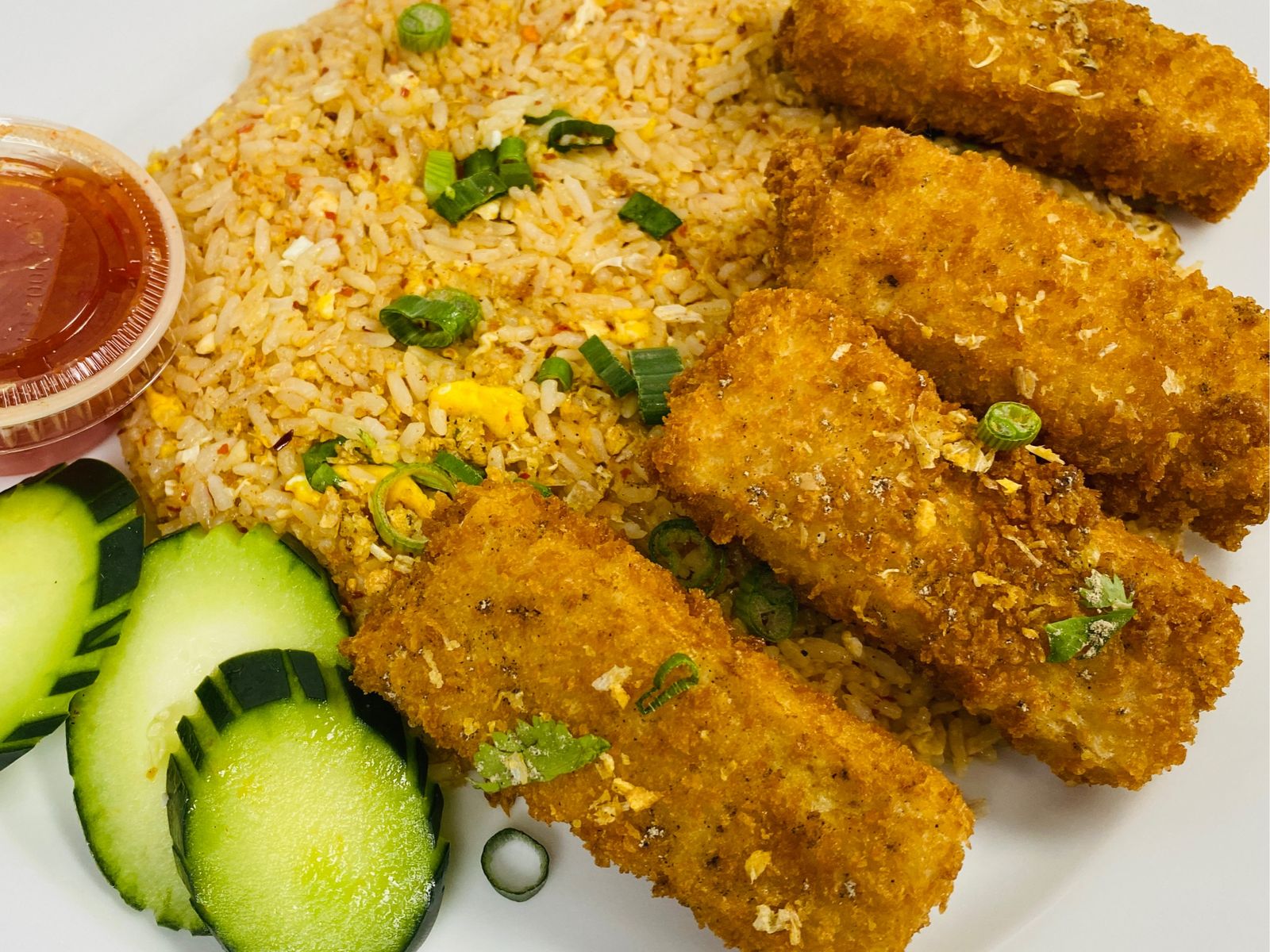 Order CRISPY TOFU WITH GARLIC FRIED RICE food online from Pinto Urban Thai Diner store, Richardson on bringmethat.com