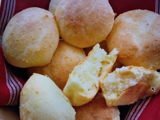 Order 5 COLOMBIAN-STYLE HOMEMADE GLUTEN FREE CASSAVA(YUCA) CHEESE BREAD food online from Juice store, Brooklyn on bringmethat.com
