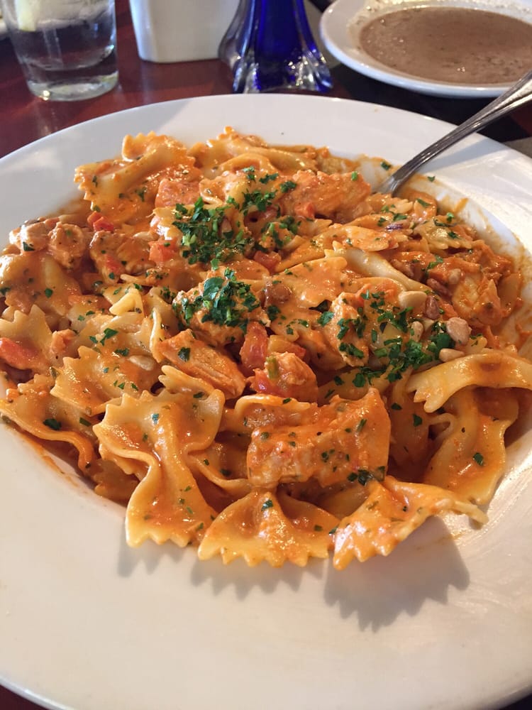 Order Penne Chicken Pasta food online from Citrus Cafe store, Tustin on bringmethat.com