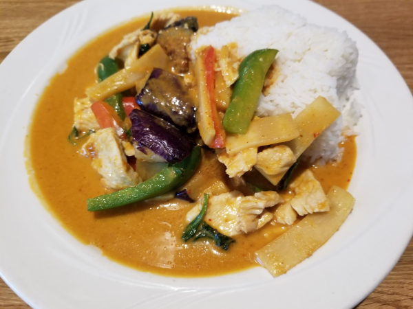 Order 45. Red Curry food online from Thai Pk Restaurant store, Portland on bringmethat.com