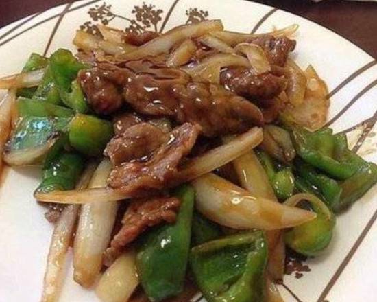 Order Pepper Steak with Onion 青椒牛 food online from Great Wall store, Mount Pleasant on bringmethat.com
