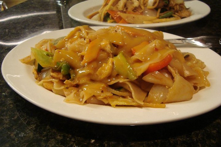 Order 28. Noodles Delight food online from The Lemongrass Cafe store, Tumwater on bringmethat.com