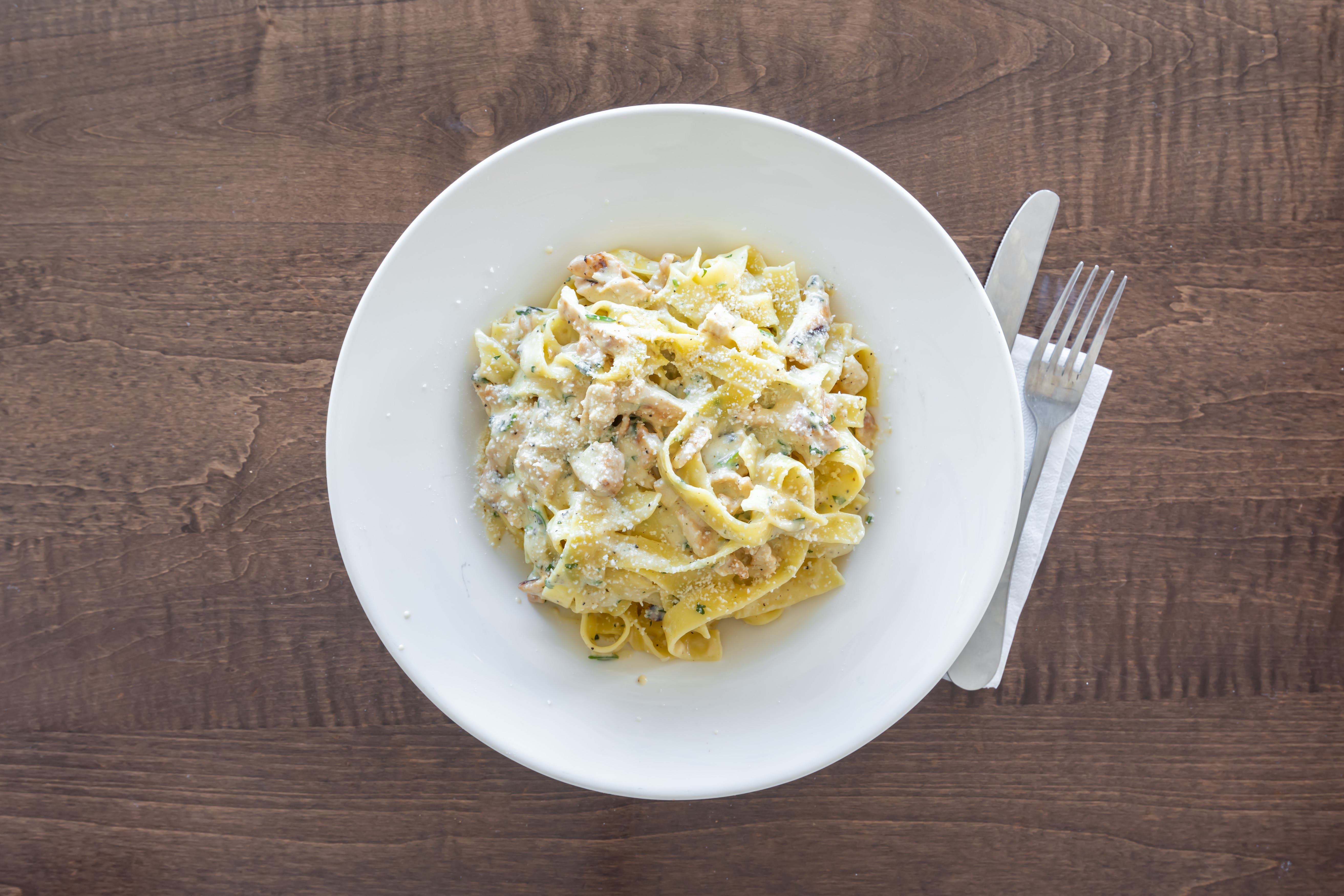 Order Fettuccini Carbonara with Chicken - Pasta food online from Joe's Pizza II store, Wall Township on bringmethat.com