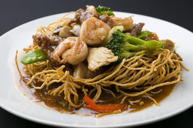 Order Cantonese Golden Noodle food online from Belacan Grill Malaysian Bistro store, Tustin on bringmethat.com