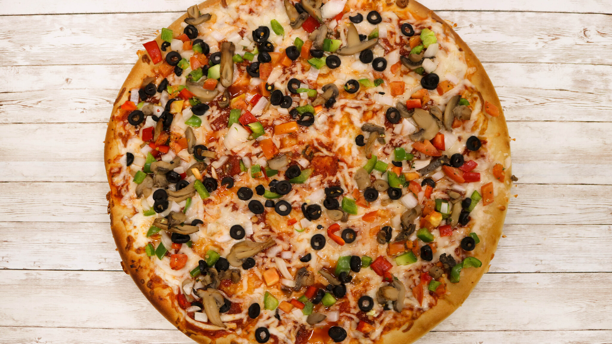 Order Vegetable Pizza food online from Villa Italian Kitchen store, Los Angeles on bringmethat.com