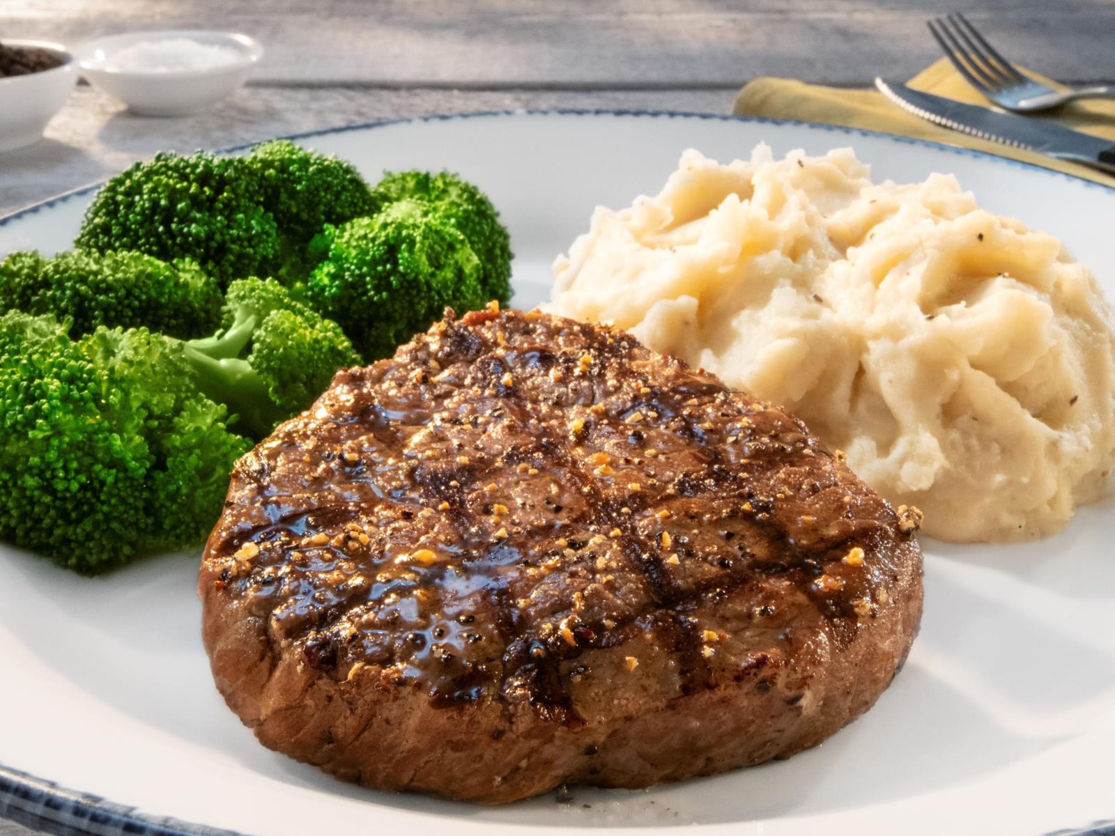 Order 7 Oz. Sirloin** food online from Red Lobster store, Copiague on bringmethat.com