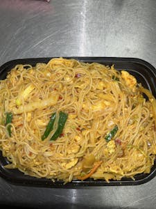Order 43. Singapore Style Rice Noodles 新加坡米粉 food online from Moon Wok store, Lenexa on bringmethat.com
