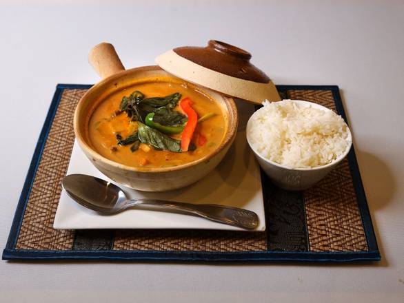 Order Red Curry food online from Saap Lao Thai Cuisine store, New Castle on bringmethat.com