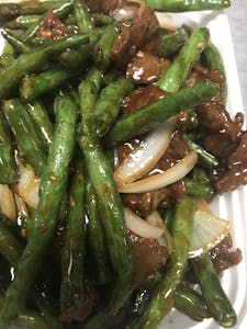 Order 73. Beef with Fresh Green Beans 四季豆牛 food online from Moon Wok store, Lenexa on bringmethat.com