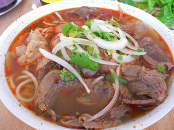 Order Beef Shank Spicy Noodles Soup food online from Hello Vietnam Pho&Roll store, Scottsdale on bringmethat.com