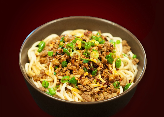 Order 20.  	Dan dan Noodles w. Chili Minced Pork	擔擔麵 food online from Szechuan Gourmet store, New York on bringmethat.com