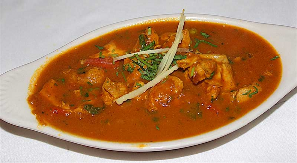 Order Chicken Curry food online from Tara Indian Cuisine store, San Francisco on bringmethat.com