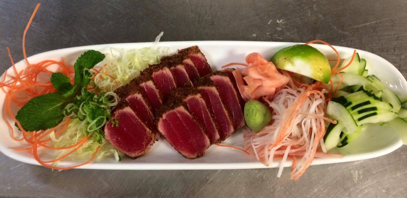 Order Seared Tuna Salad food online from Hao Wah - S Dale Mabry Hwy store, Tampa on bringmethat.com