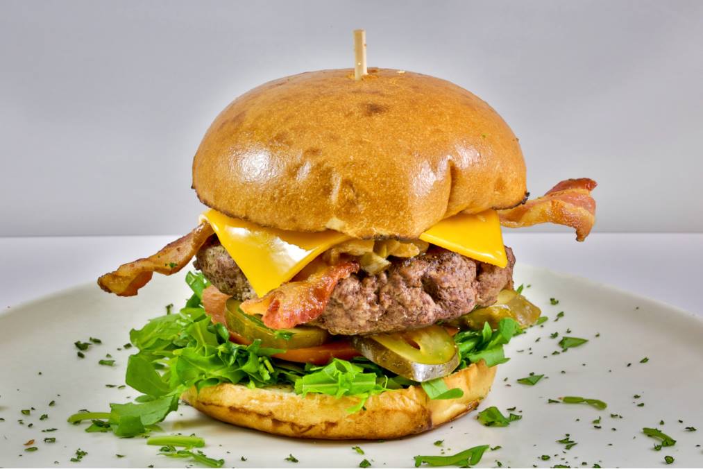 Order Bacon Cheeseburger food online from Wild Carvery store, Burbank on bringmethat.com