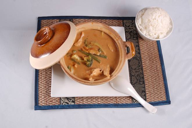 Order Panang Curry food online from Saap Lao Thai Cuisine store, New Castle on bringmethat.com