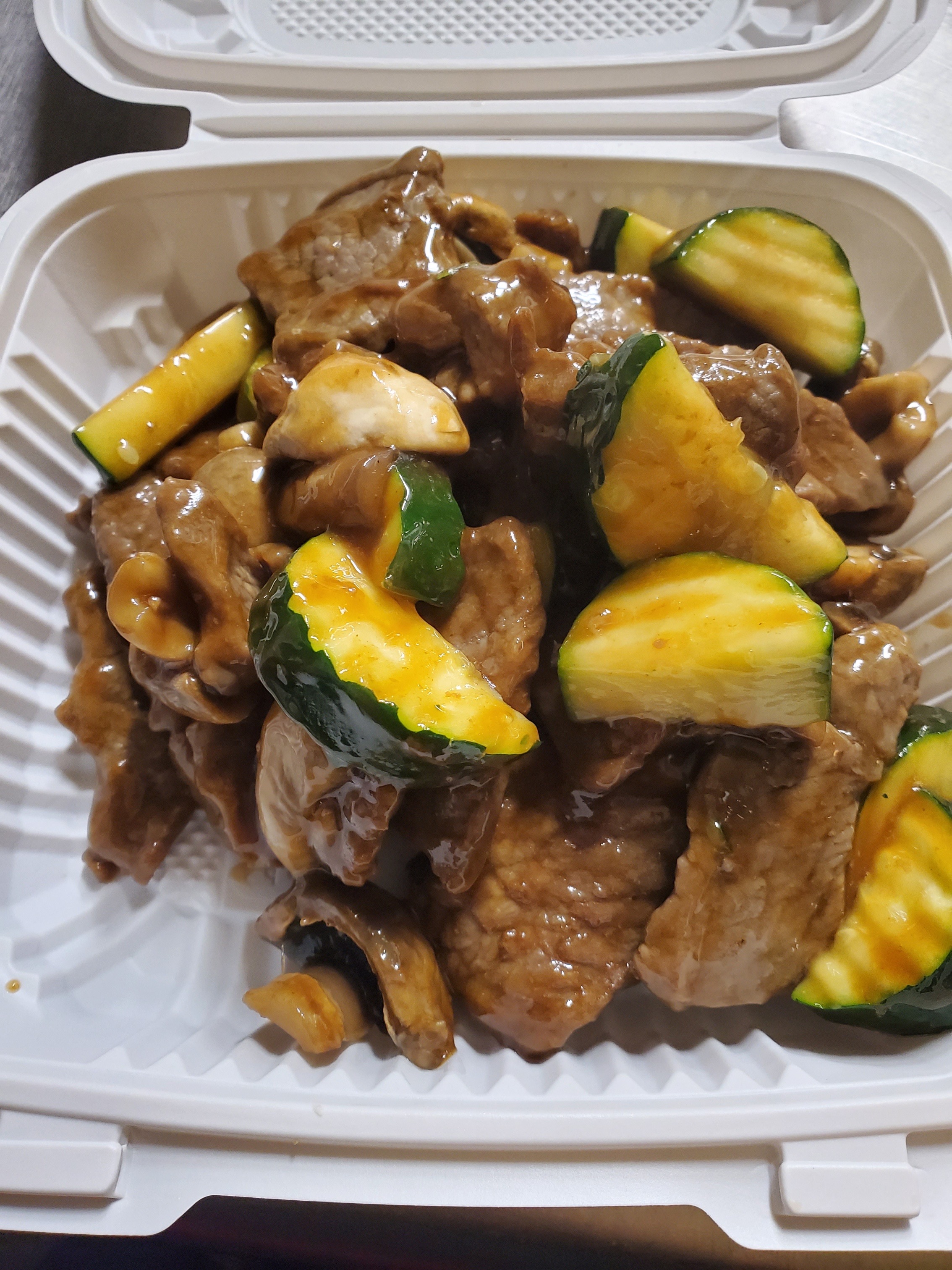 Order Beef with Oyster Sauce  food online from Sun Kwong Restaurant store, San Francisco on bringmethat.com