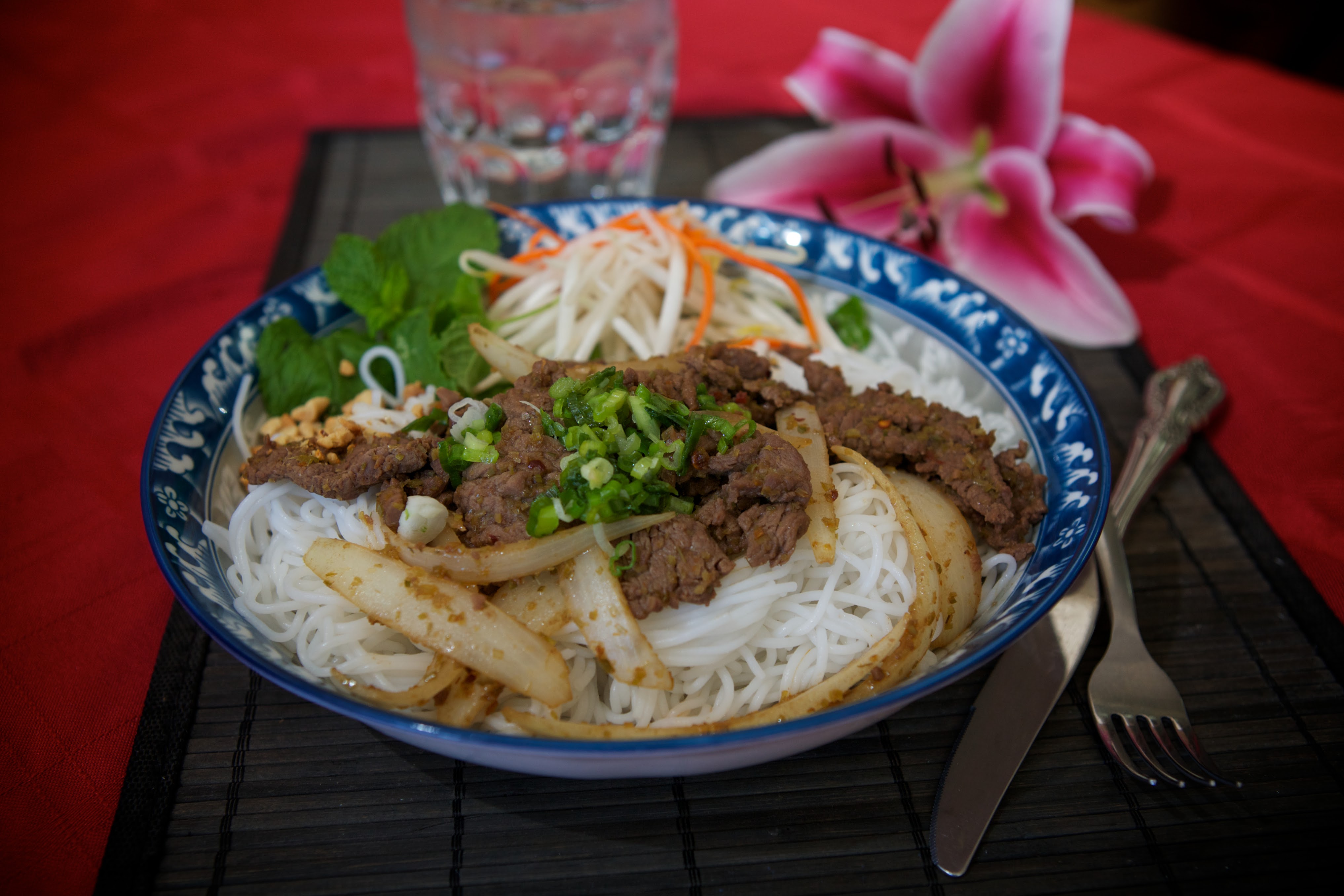 Order 39. Lemongrass Beef Vermicelli food online from Le Paradis store, hayward on bringmethat.com