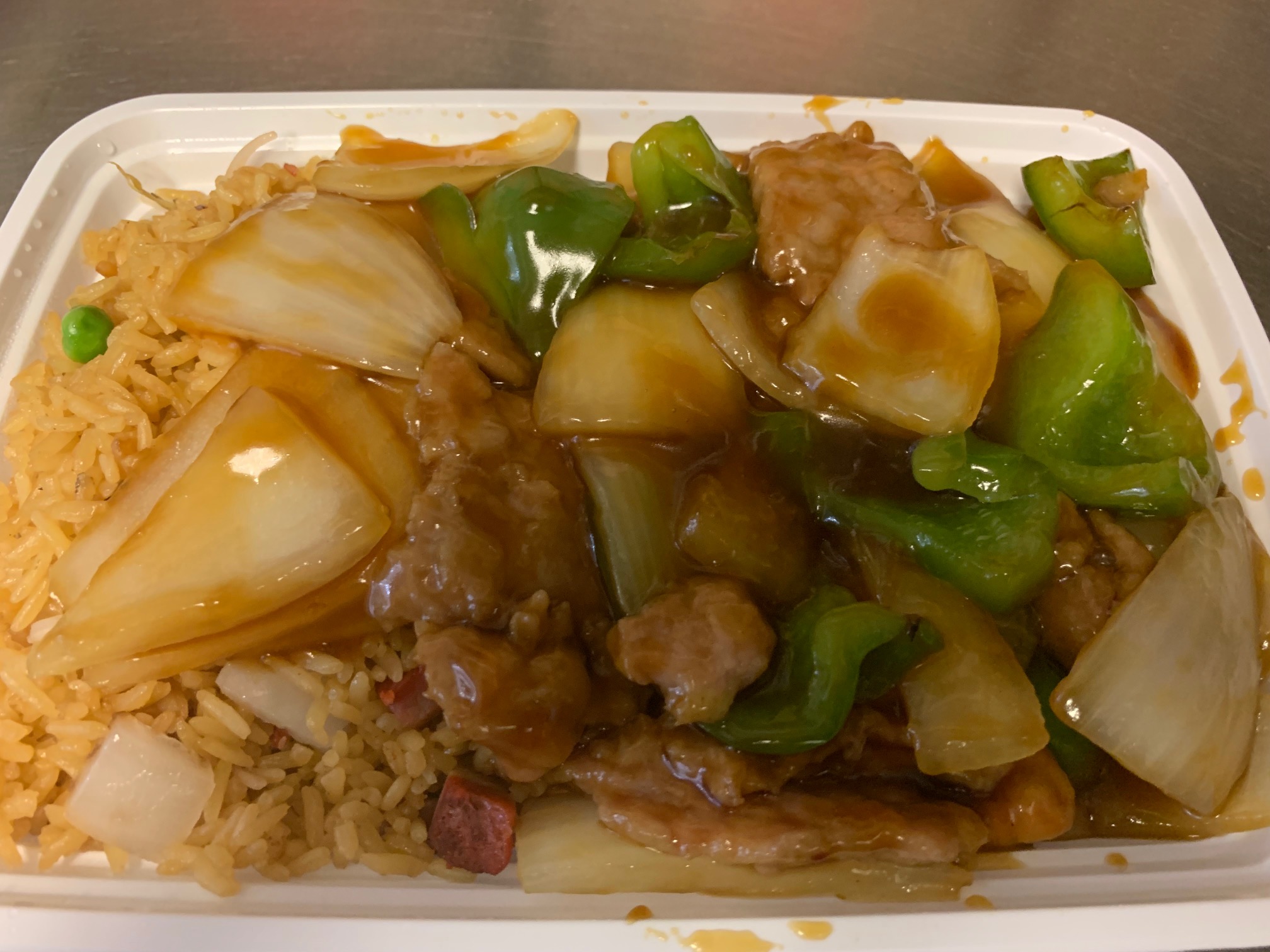 Order C5-青椒牛康宝 / Pepper Steak with Onion Combo Platter food online from China King store, Lansdale on bringmethat.com