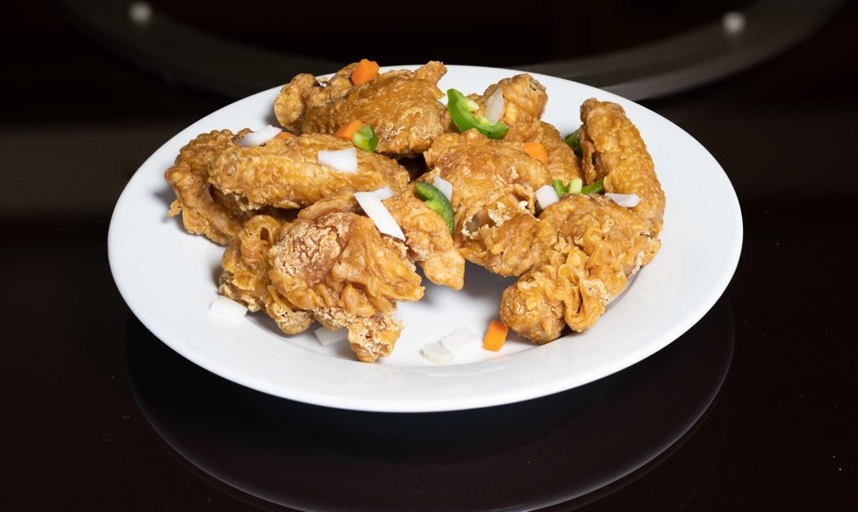 Order Salty & Pepper Chicken Wings 椒盐鸡翅 food online from China town Restaurant store, Anchorage on bringmethat.com